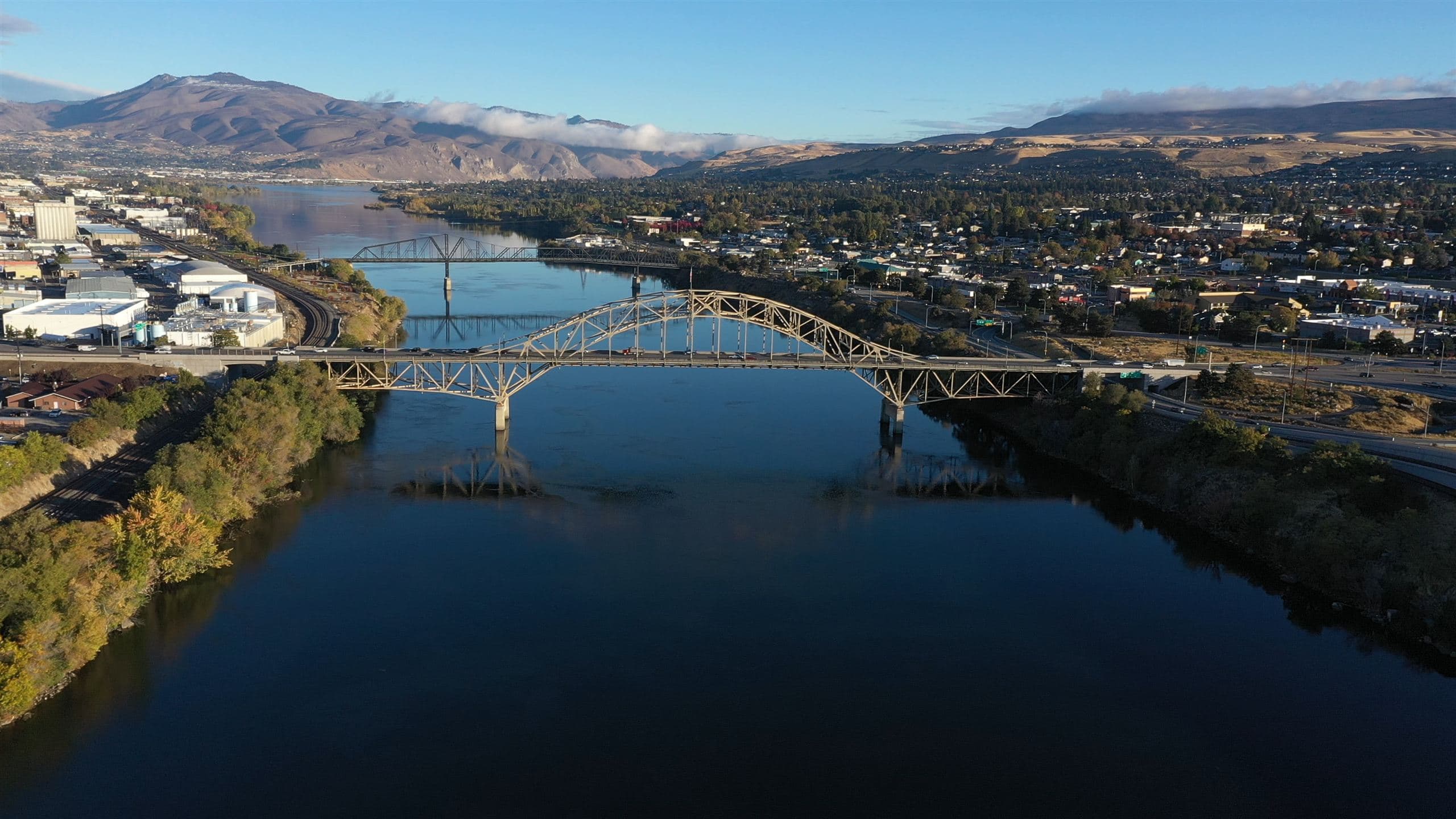 Aerial view of the Wenatchee Valley and the Columbia River